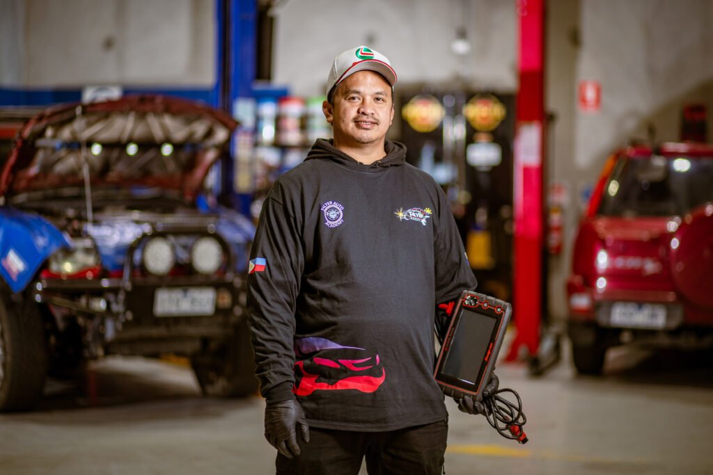 AUTOMOTIVE MECHANIC